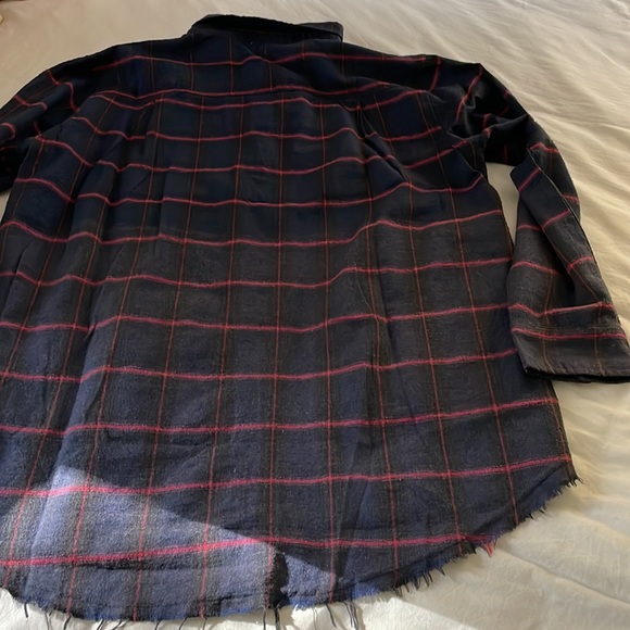 La Miel, 2 tone button-down plaid long sleeve; blue/ navy/ red; size large - Picture 7 of 10